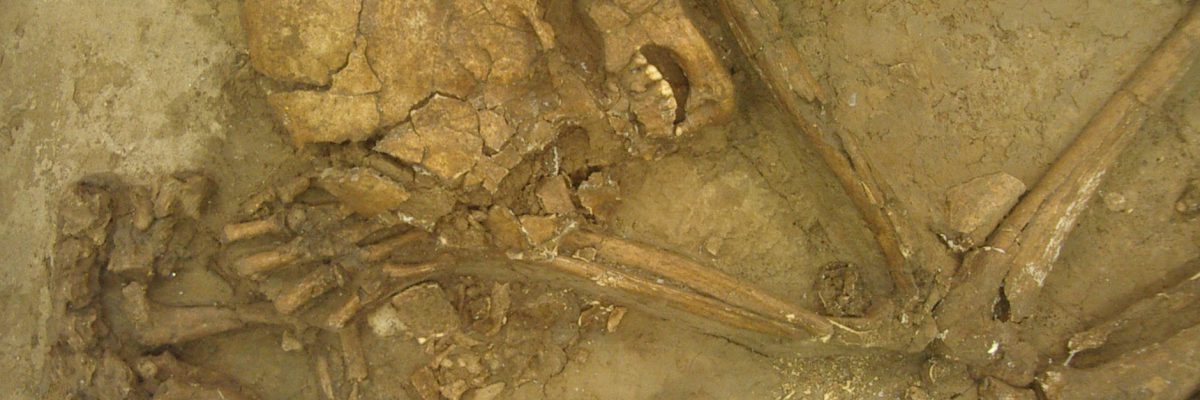 Eynan woman & dog MB 08